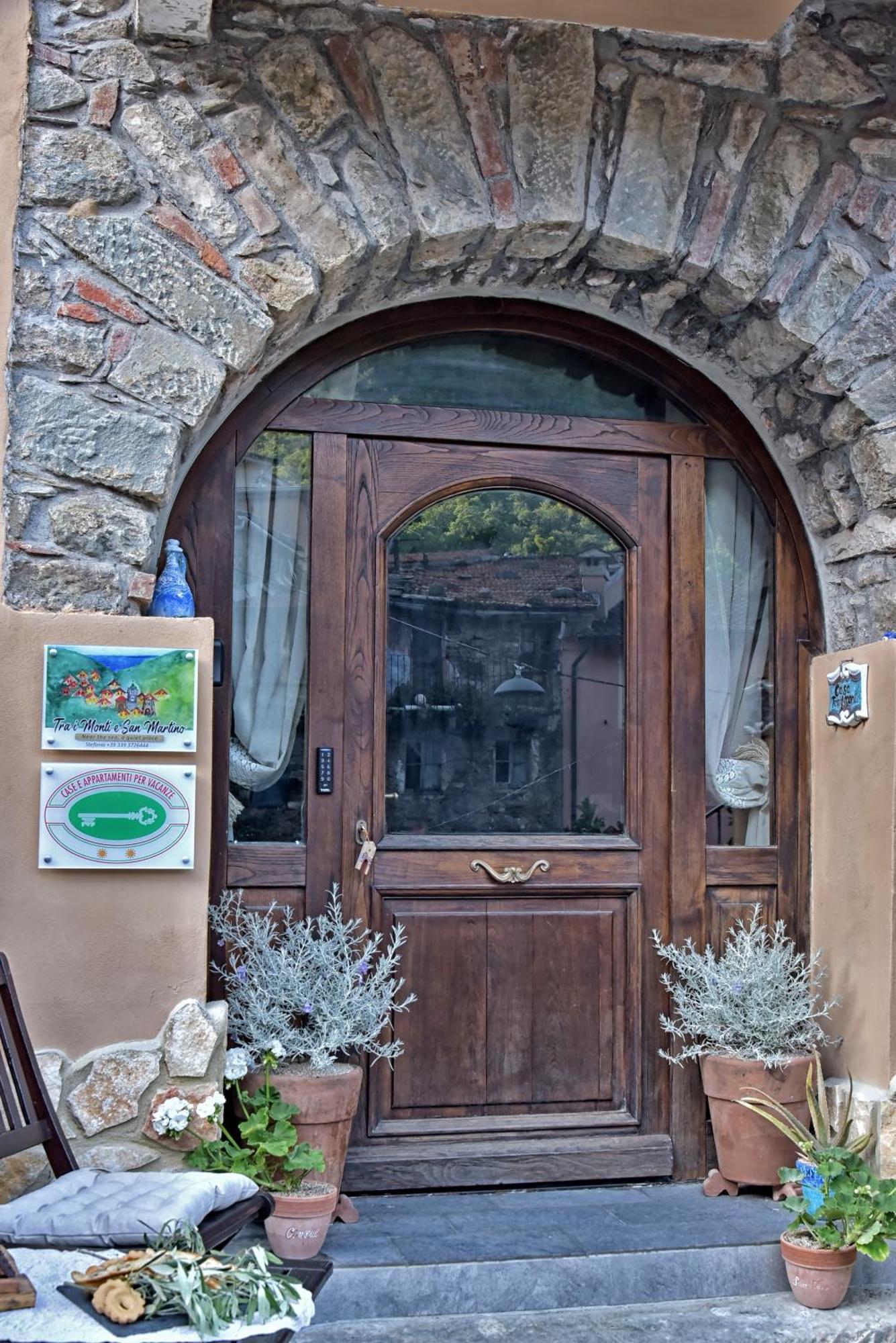 Casa Vacanze Tra I Monti E San Martino Biassa ภายนอก รูปภาพ