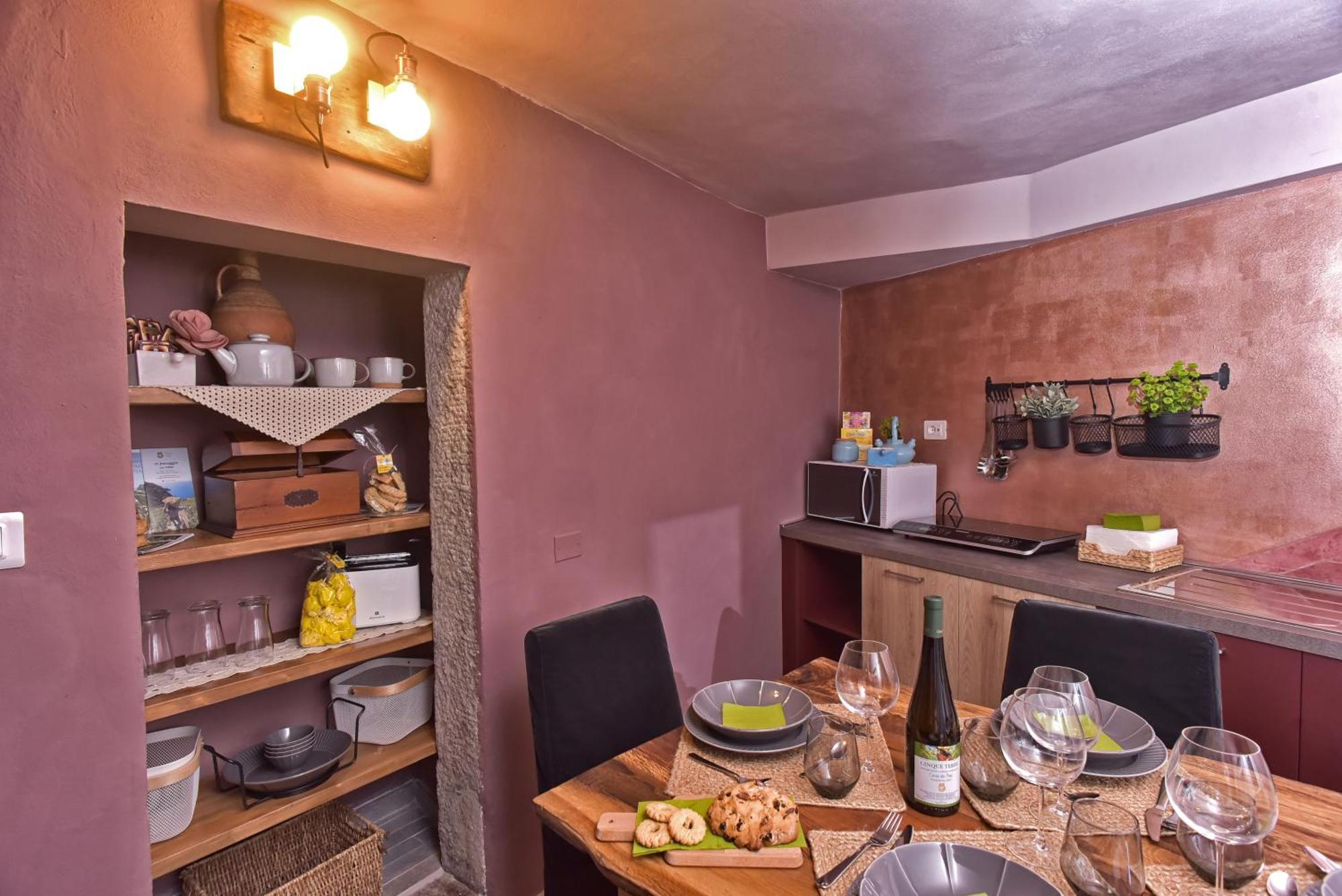 Casa Vacanze Tra I Monti E San Martino Biassa ภายนอก รูปภาพ