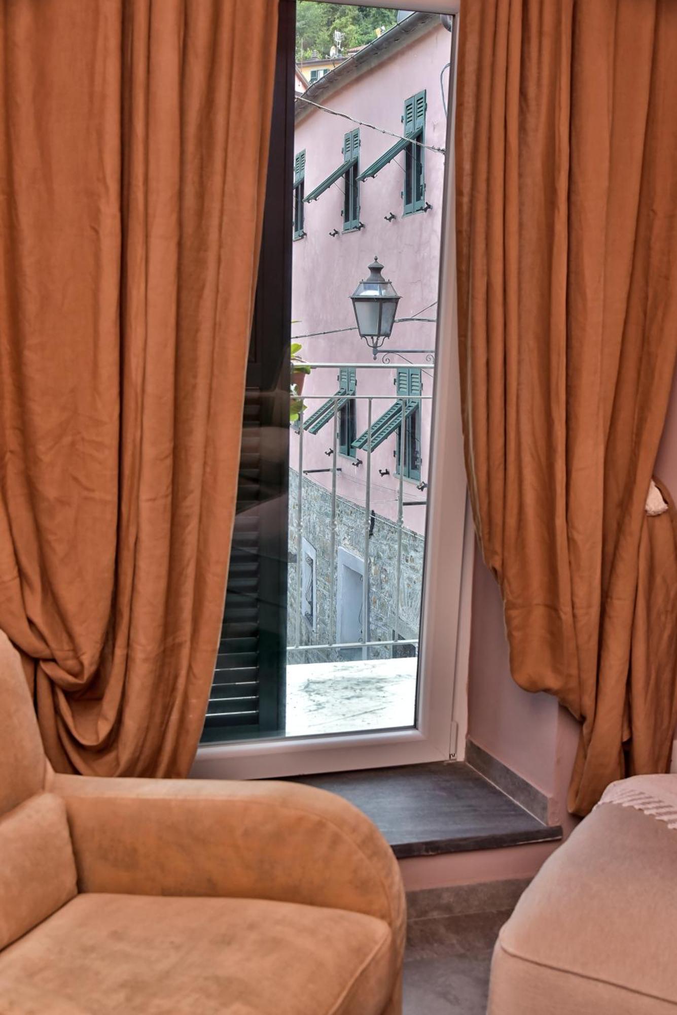 Casa Vacanze Tra I Monti E San Martino Biassa ภายนอก รูปภาพ