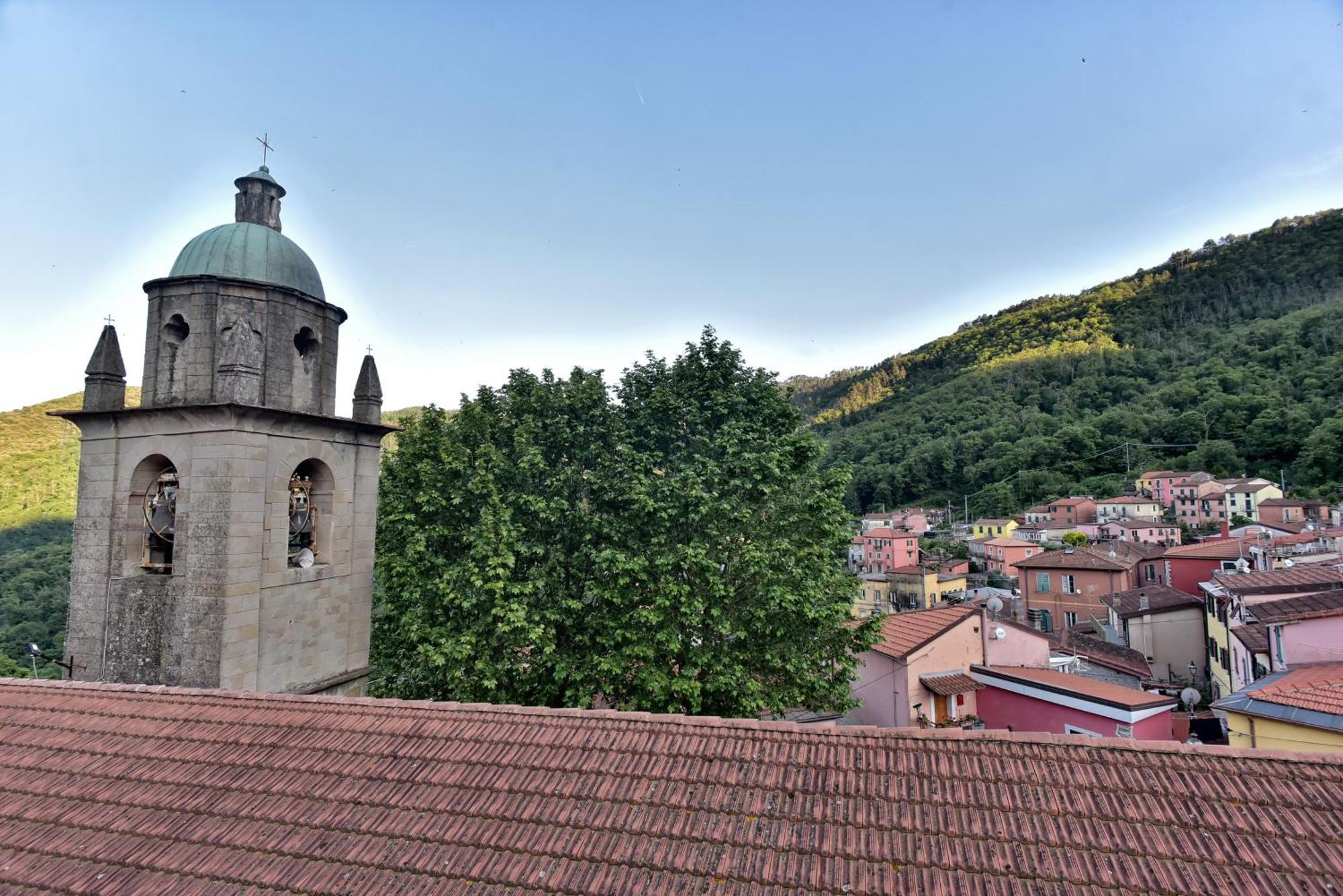 Casa Vacanze Tra I Monti E San Martino Biassa ภายนอก รูปภาพ
